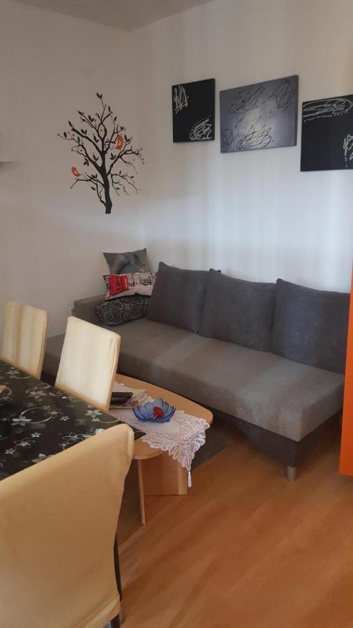 Vera Apartment Kampor ภายนอก รูปภาพ