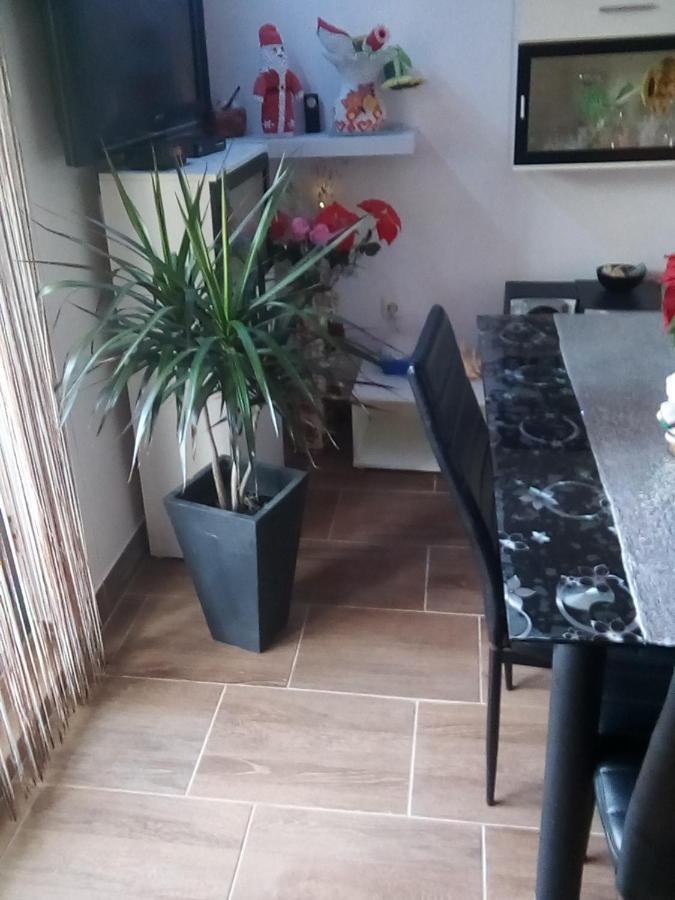 Vera Apartment Kampor ภายนอก รูปภาพ
