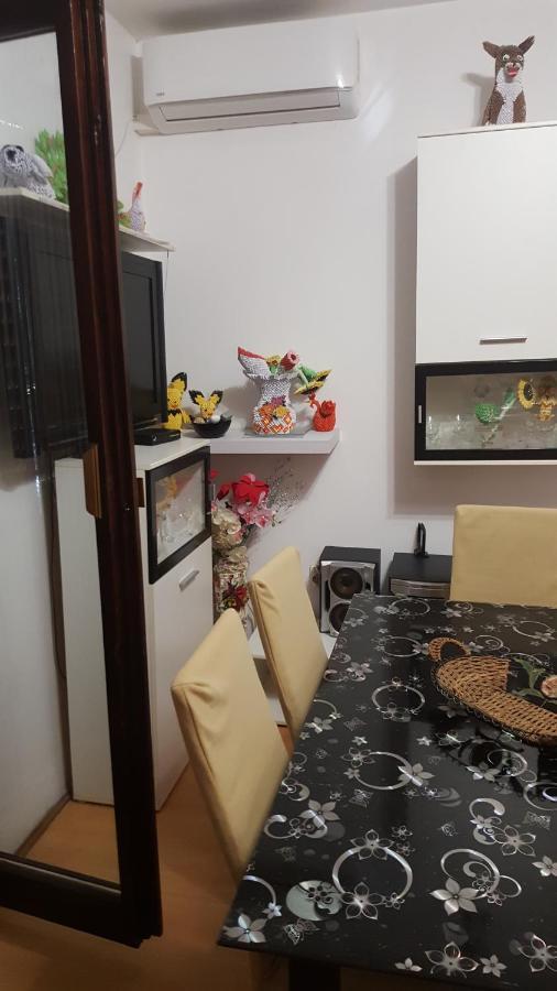 Vera Apartment Kampor ภายนอก รูปภาพ