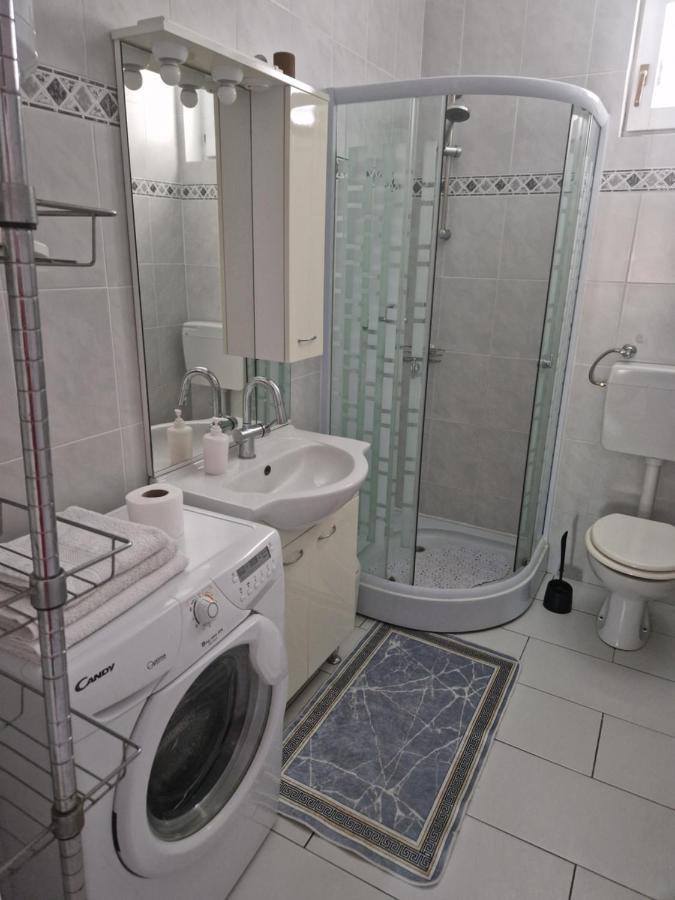 Vera Apartment Kampor ภายนอก รูปภาพ