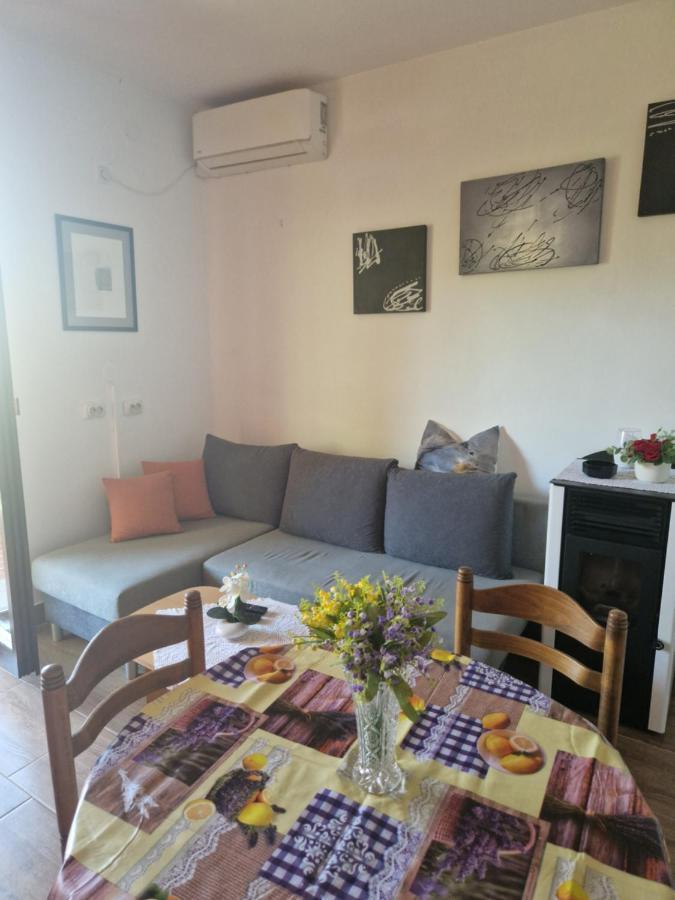Vera Apartment Kampor ภายนอก รูปภาพ