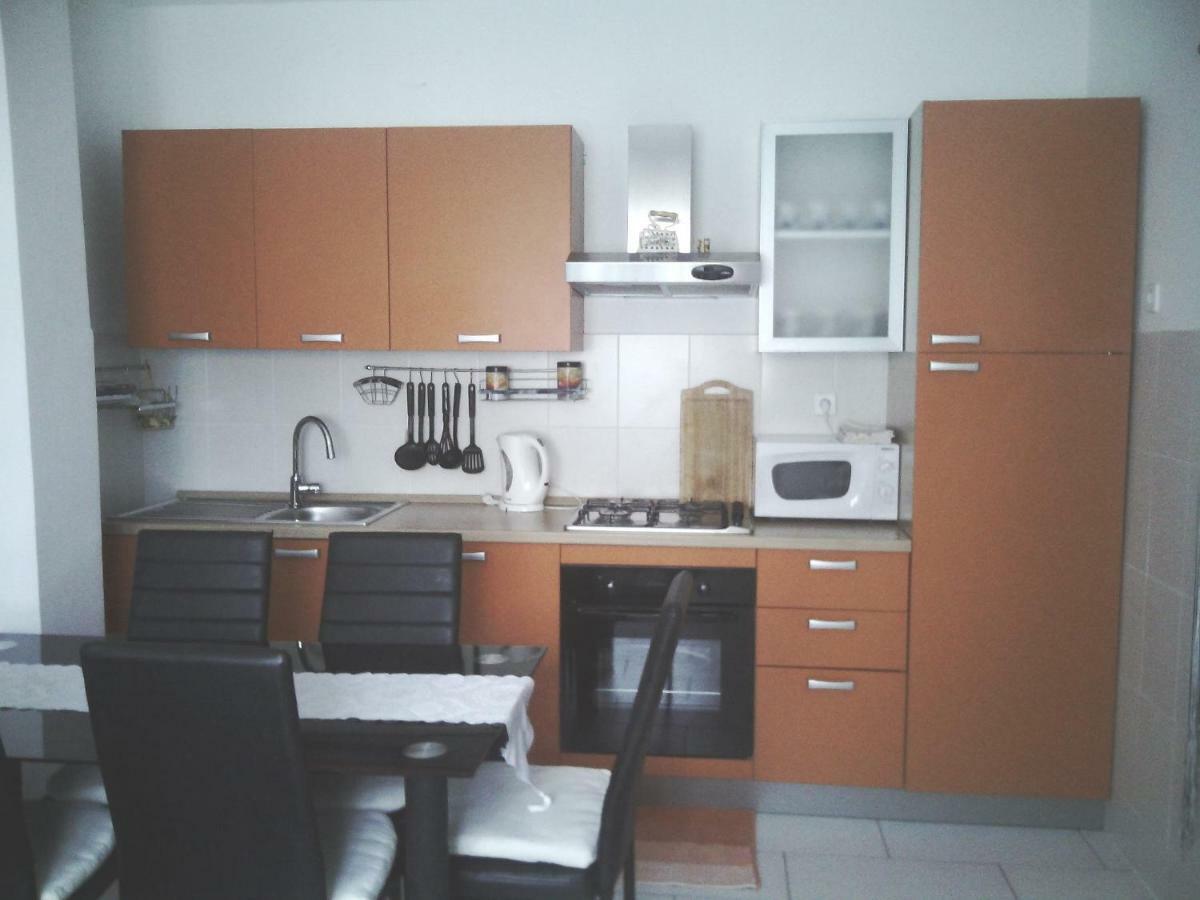 Vera Apartment Kampor ภายนอก รูปภาพ